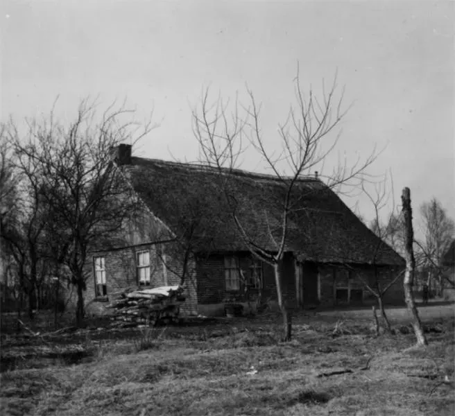 De woning van de familie Tappel-Siebum aan de Zuidersloot in 1958