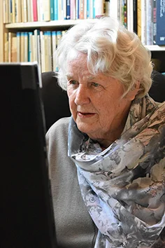 Sis Hoek Beugeling, auteur van Gemeente Emmen 1940-1945